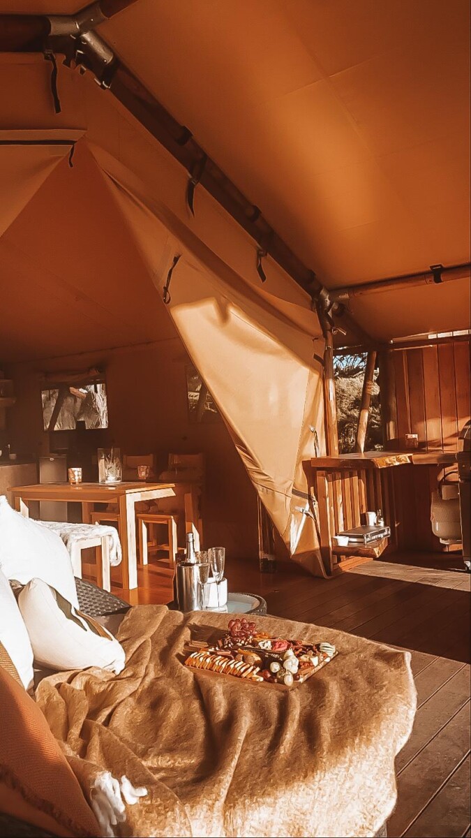 e2d2cff7-7868-4d39-a248-545dfd48f7f6 glamping amenities